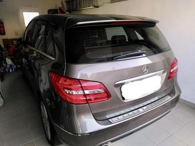 Gebraucht Mercedes B180 122 PS (89 kW) 2012 Braun Van / Kleinbus