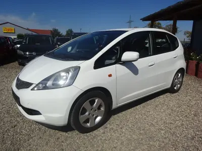 Gebraucht Honda Jazz Trend 90 PS (66 kW) 2011 Weiß Kleinwagen