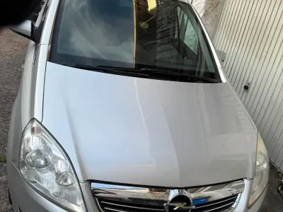 Gebraucht Opel Zafira 150 PS (110 kW) 2010 Silber Van / Kleinbus