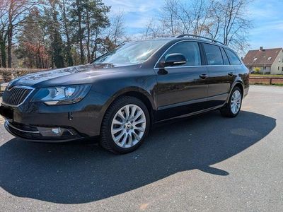 Usado Skoda Superb Exclusive 170 HP (125 kW) 2015 Preto Sedan