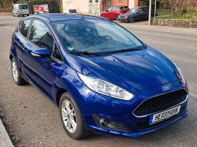 Gebraucht Ford Fiesta Celebration 82 PS (60 kW) 2017 Blau Kleinwagen