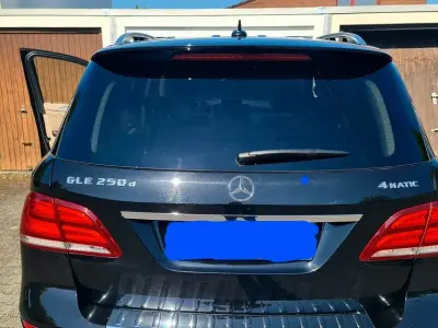 Gebraucht Mercedes GLE250 204 PS (150 kW) 2016 Schwarz SUV