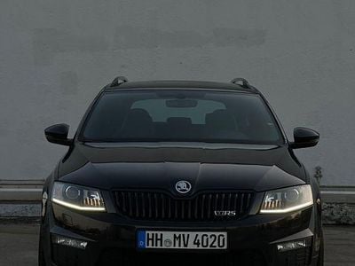 Schwarz Gebraucht 2017 Skoda Octavia RS Kombi | 15.600 € (Fairer Preis)