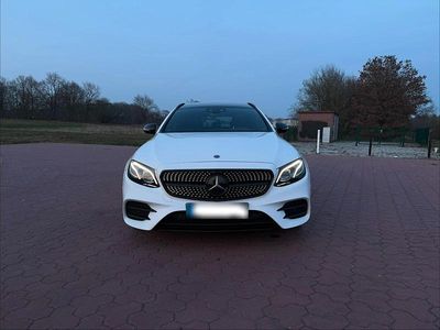 Gebraucht Mercedes E220 AMG 194 PS (142 kW) 2019 Weiß Kombi