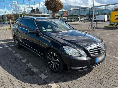 Używany Mercedes E300 231 KM (169 kW) 2010 Czarny Kombi