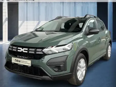 Second-hand Dacia Sandero Essentiel 101 CP (74 kW) 2024 Verde Berlinǎ