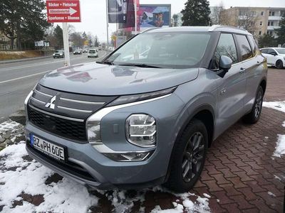 Gebraucht Mitsubishi Outlander P-HEV Intro Edition 306 PS (225 kW) 2025 Mondsteingrau SUV