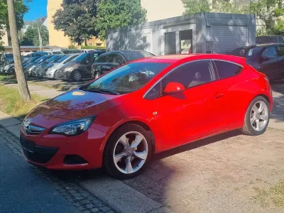 Gebraucht Opel Astra GTC Innovation 140 PS (102 kW) 2012 Rot Limousine