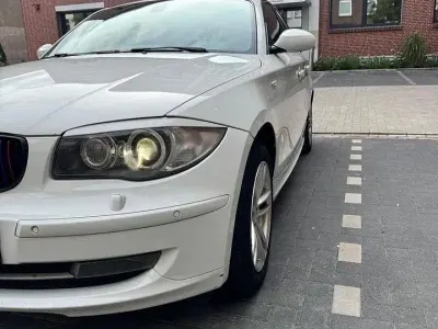 Gebraucht BMW 118 143 PS (105 kW) 2009 Weiß Kleinwagen
