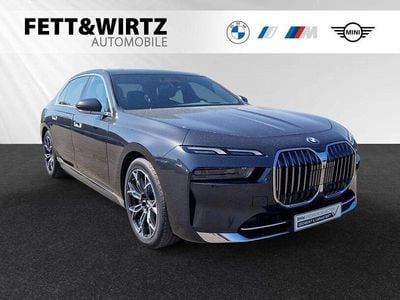 Usado BMW 750e Executive 489 HP (359 kW) 2024 Cinzento Sedan