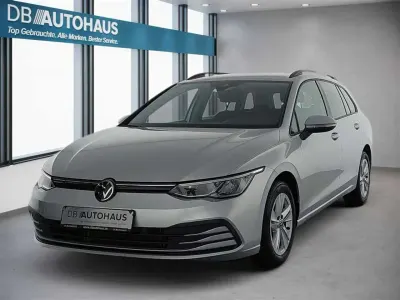 Second-hand VW Golf VIII Life 110 CP (80 kW) 2024 Argintiu Break