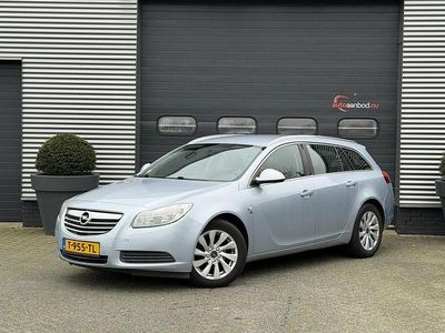 Gebraucht Opel Insignia Edition 131 PS (96 kW) 2013 Grau Kombi