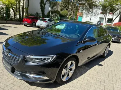 Usata Opel Insignia Dynamic 165 CV (121 kW) 2018 Nero Berlina