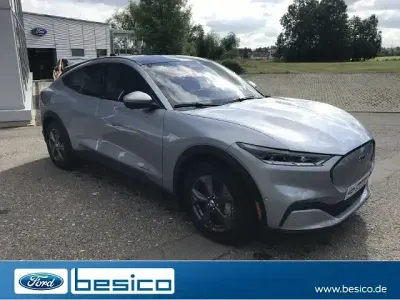Gebraucht Ford Mustang Mach-E 197 kW (269 PS) 2023 Iced blue silver (silber) SUV
