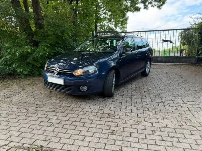 Gebraucht VW Golf VII Match 105 PS (77 kW) 2013 Blau Kombi