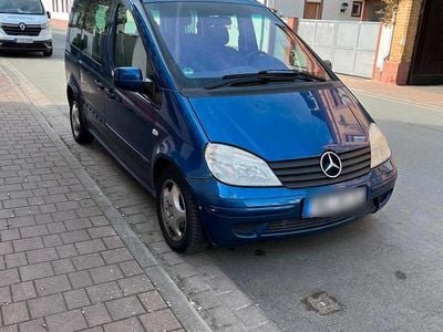 Usata Mercedes Vaneo 102 CV (75 kW) 2003 Blu Monovolume