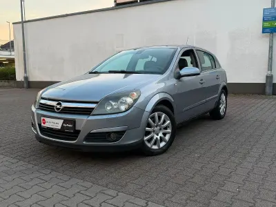 Gebraucht Opel Astra 105 PS (77 kW) 2004 Blau Kombi