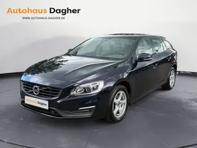 Gebraucht Volvo V60 Kinetic 152 PS (111 kW) 2018 Magic blue Kombi