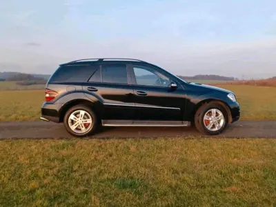 Gebraucht Mercedes ML350 272 PS (200 kW) 2006 Schwarz SUV