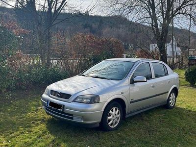 Usata Opel Astra Njoy 84 CV (61 kW) 2003 Argento Berlina