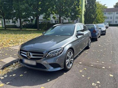 Gebraucht Mercedes C220 194 PS (142 kW) 2018 Silber Kombi