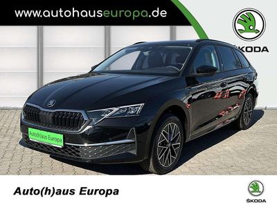Neu Skoda Octavia Tour 204 PS (150 kW) 2025 Schwarz magic perleffekt Kombi
