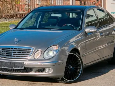 Brugt Mercedes E500 306 HK (225 kW) 2004 Guld Sedan