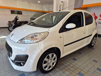 Usata Peugeot 107 Active 68 CV (50 kW) 2012 Bianco Utilitaria