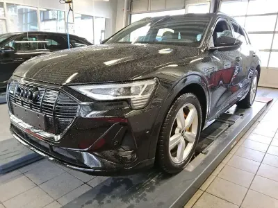 Gebraucht Audi e-tron Black Edition 300 kW (408 PS) 2023 Schwarz SUV