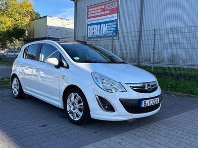 Gebraucht Opel Corsa Color Edition 69 PS (50 kW) 2012 Weiß Kleinwagen