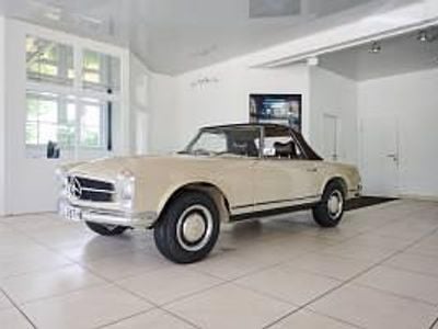 Gebraucht Mercedes 230 150 PS (110 kW) 1966 Beige Cabrio