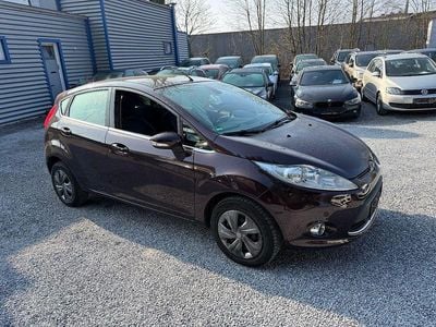 Gebraucht Ford Fiesta Titanium 82 PS (60 kW) 2010 Rot Kleinwagen