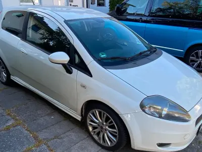 Gebraucht Fiat Grande Punto 120 PS (88 kW) 2009 Weiß Kleinwagen