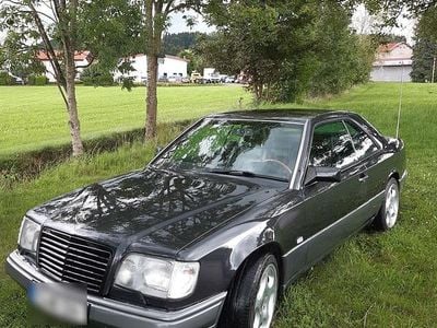 Gebraucht Mercedes 230 132 PS (97 kW) 1991 Schwarz Coupé
