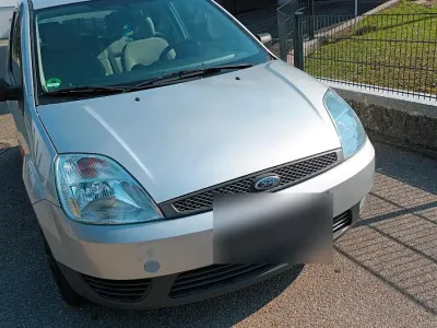 Gebraucht Ford Fiesta 69 PS (50 kW) 2003 Grau Kleinwagen