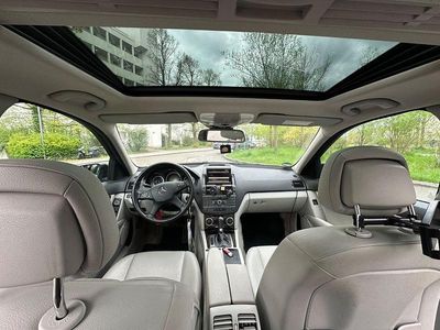 Usata Mercedes C300 Elegance 231 CV (169 kW) 2010 Beige Berlina