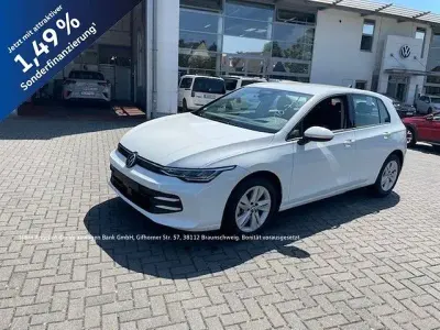 Gebraucht VW Golf VIII R 116 PS (85 kW) 2025 Pure white Limousine