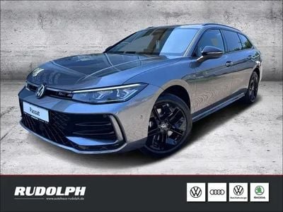 Usata VW Passat R-line 193 CV (141 kW) 2024 Grigio Station wagon