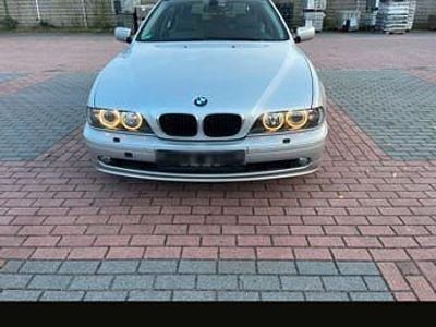BMW 525