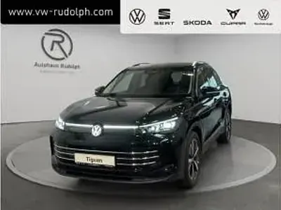 Neu VW Tiguan Elegance 150 PS (110 kW) 2026 Schwarz (schwarz (grenadillschwarz metallic)) SUV