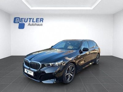 Gebraucht BMW 520 M Sport 197 PS (144 kW) 2025 Black sapphire metallic Kombi