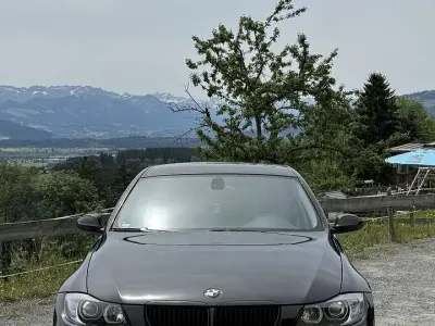 Gebraucht BMW 318 143 PS (105 kW) 2008 Schwarz Limousine