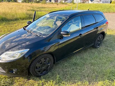 Gebraucht Ford Focus 116 PS (85 kW) 2013 Schwarz Kombi