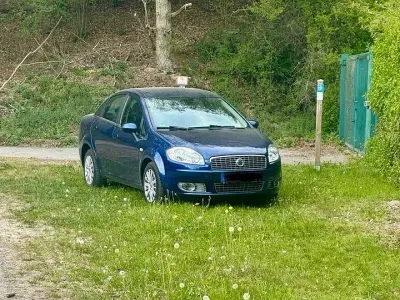 Usado Fiat Linea 120 CV (88 kW) 2008 Azul Berlina