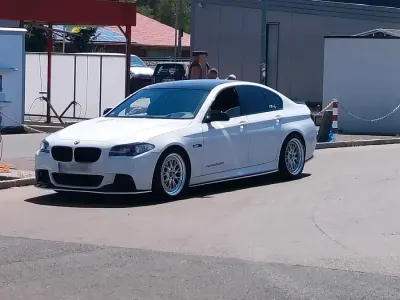 Gebraucht BMW 520 184 PS (135 kW) 2011 Weiß Limousine