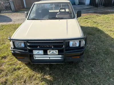 Gebraucht Isuzu Pick up 90 PS (66 kW) 1989 Beige Pickup