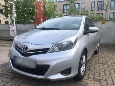 gebraucht Toyota Yaris 6450€ VB 1,0l 69 PS 100k KM Rückfahrkamera