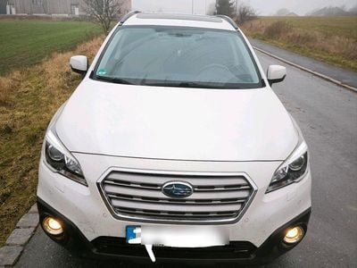 Weiß Gebraucht 2017 Subaru Outback Sport Limousine | 5.999 € (Etwas zu teuer)