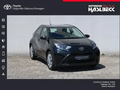 Gebraucht Toyota Aygo X X-play 72 PS (52 kW) 2022 Schwarz SUV