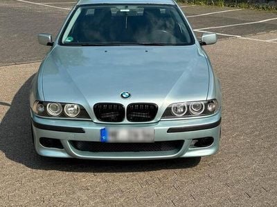 BMW 523